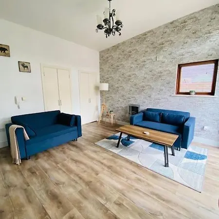 Prime Location! Modern Apt Appartement *