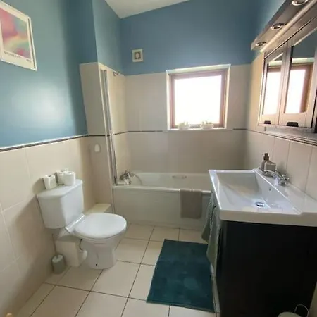 Prime Location! Modern Apt Dublin